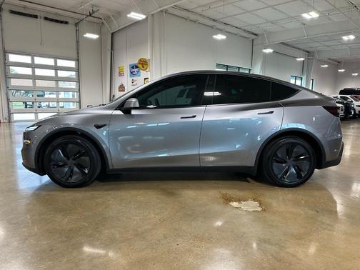 Quicksilver 2026 Tesla Model Y Long Range