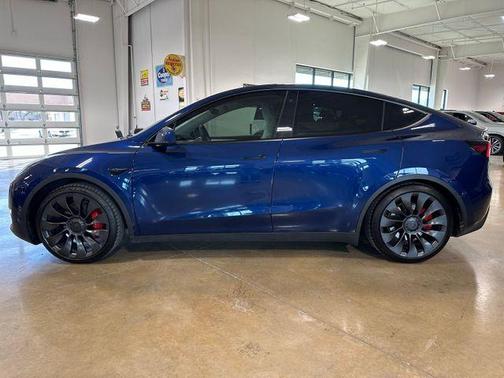 2023 Tesla Model Y Performance