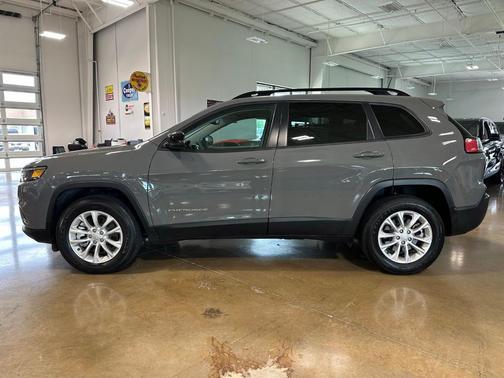 2022 Jeep Cherokee Latitude Lux