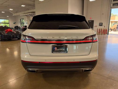 White Metallic 2023 Lincoln Nautilus Reserve