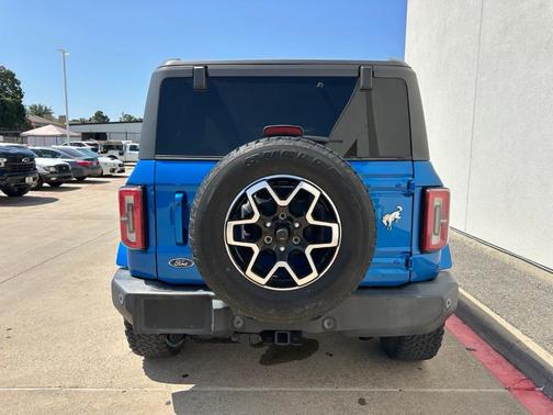 Blue Metallic 2021 Ford Bronco Outer Banks