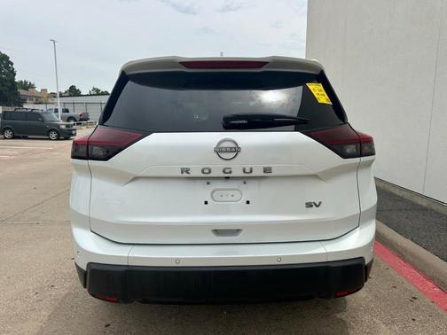Everest White P 2024 Nissan Rogue SV