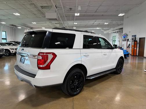 White Metallic 2021 Ford Expedition XLT