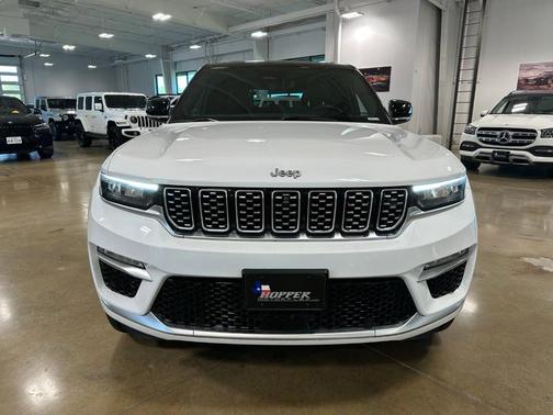 2022 Jeep Grand Cherokee Summit