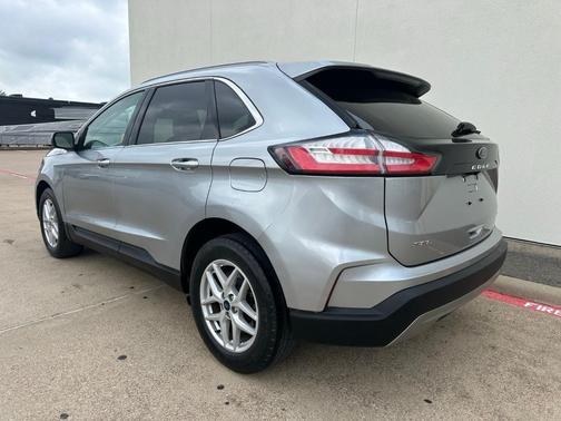 Silver Metallic 2022 Ford Edge SEL