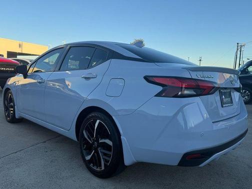 2024 Nissan Versa 1.6 SR