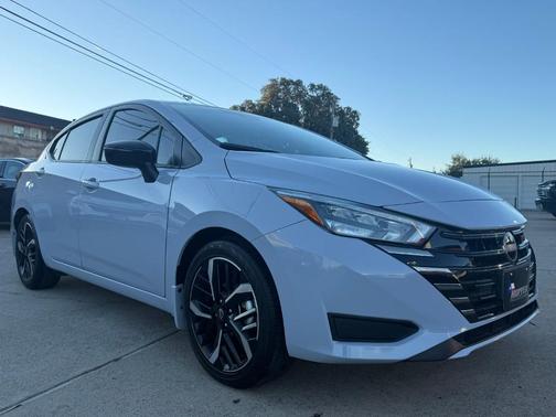 2024 Nissan Versa 1.6 SR