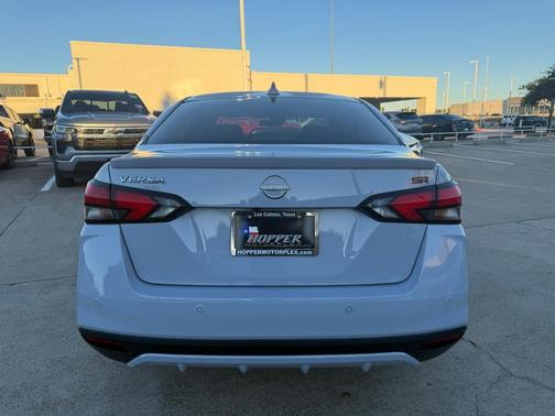 2024 Nissan Versa 1.6 SR