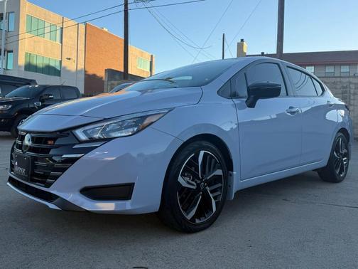 2024 Nissan Versa 1.6 SR