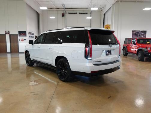 2024 Cadillac Escalade ESV Sport Platinum