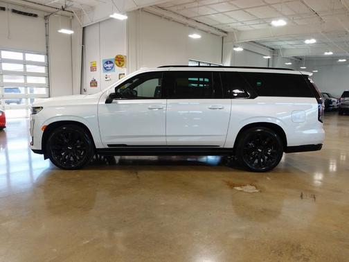 2024 Cadillac Escalade ESV Sport Platinum