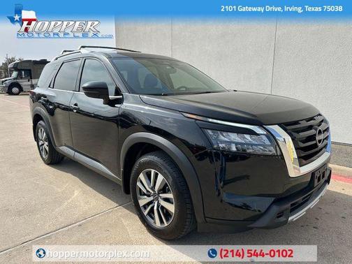 2025 Nissan Pathfinder SL