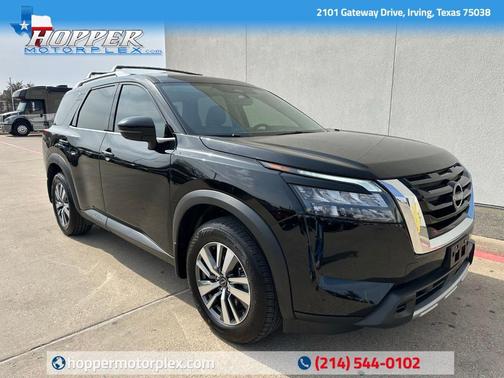 2025 Nissan Pathfinder SL