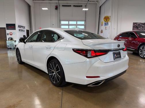 White Pearl 2024 Lexus ES 350 350