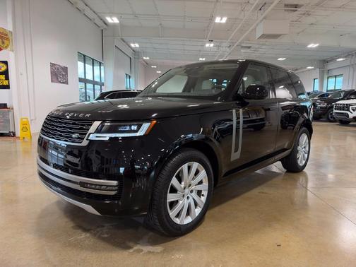 Santorini Black 2024 Land Rover Range Rover P400 SE