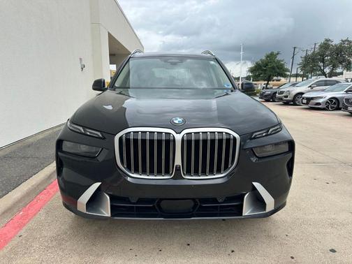 Black Sapphire Metallic 2023 BMW X7 xDrive40i