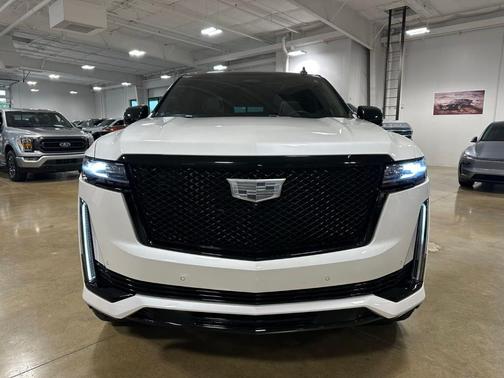 Crystal White Tri-Coat 2024 Cadillac Escalade Sport Platinum