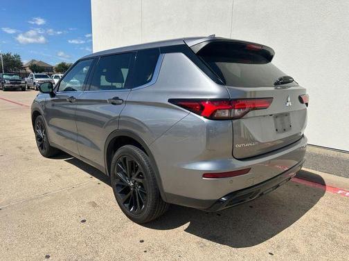 Gray 2023 Mitsubishi Outlander