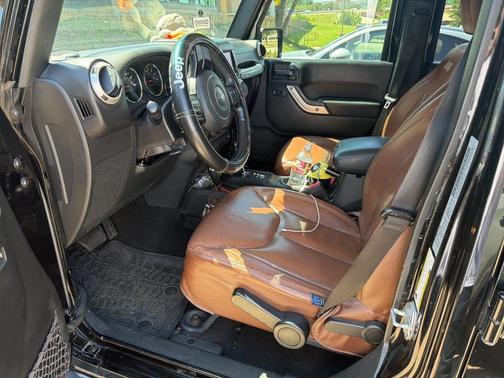 Black Clearcoat 2018 Jeep Wrangler JK Unlimited Sahara
