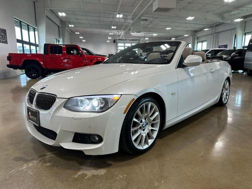 White Metallic 2013 BMW 328 i