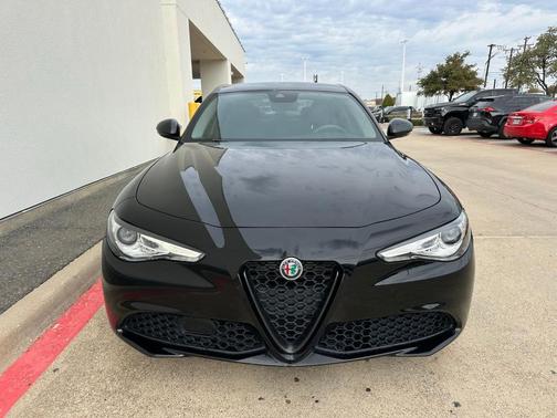 2021 Alfa Romeo Giulia Base