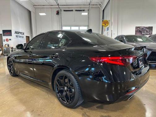 2021 Alfa Romeo Giulia Base