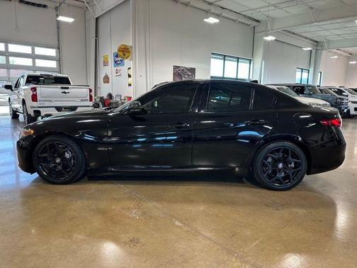 2021 Alfa Romeo Giulia Base