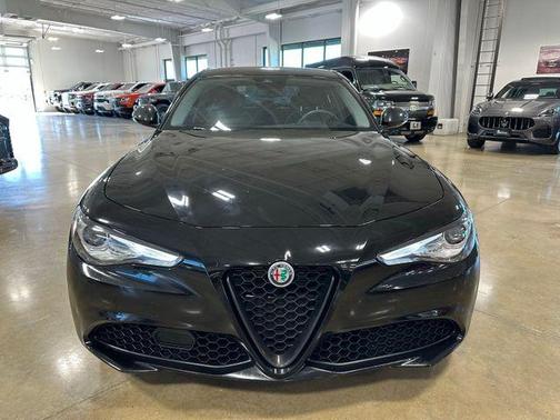 2021 Alfa Romeo Giulia Base