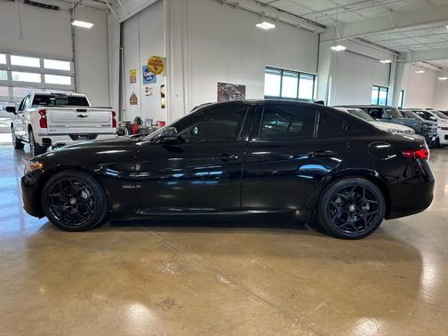 2021 Alfa Romeo Giulia Base