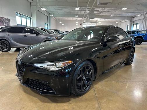 2021 Alfa Romeo Giulia Base