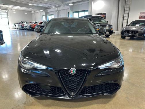 2021 Alfa Romeo Giulia Base