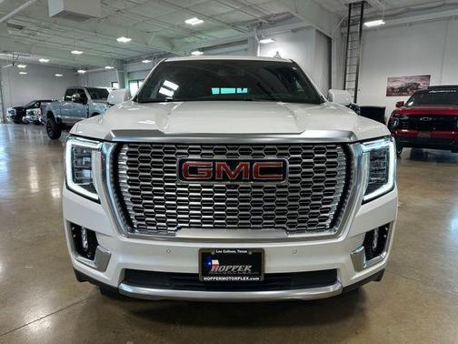 White Frost Tri-Coat 2022 GMC Yukon Denali