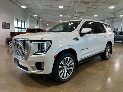 White Frost Tri-Coat 2022 GMC Yukon Denali