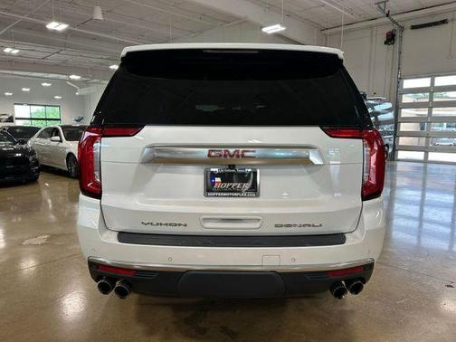 White Frost Tri-Coat 2022 GMC Yukon Denali
