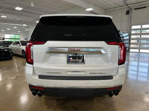 White Frost Tri-Coat 2022 GMC Yukon Denali