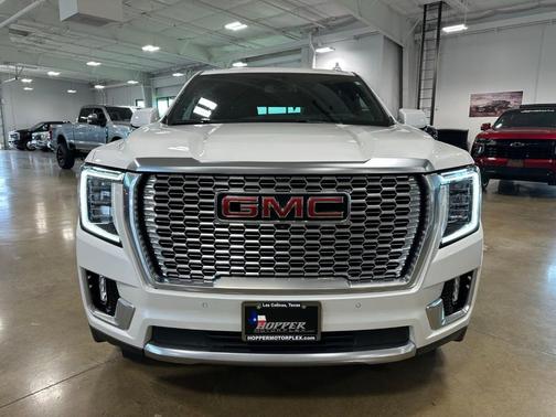 White Frost Tri-Coat 2022 GMC Yukon Denali