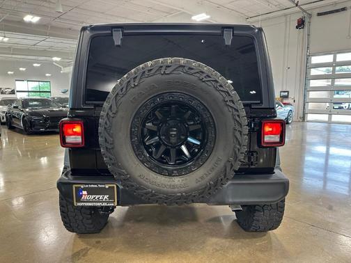 Black Clearcoat 2022 Jeep Wrangler Unlimited Sport