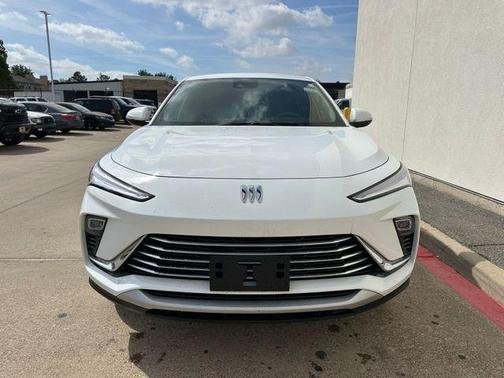 Summit White 2025 Buick Envista Preferred