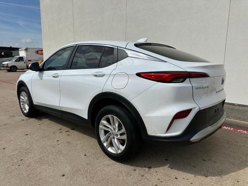 Summit White 2025 Buick Envista Preferred