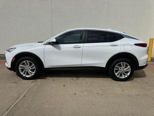 Summit White 2025 Buick Envista Preferred