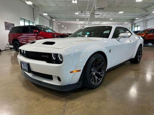 White Knuckle Clearcoat 2022 Dodge Challenger SRT Hellcat