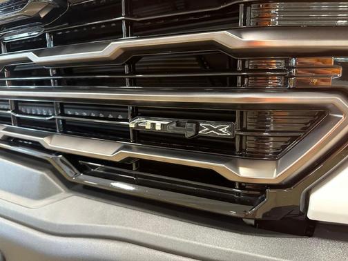 Summit White 2023 GMC Sierra 1500 AT4X