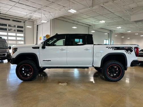 Summit White 2023 GMC Sierra 1500 AT4X
