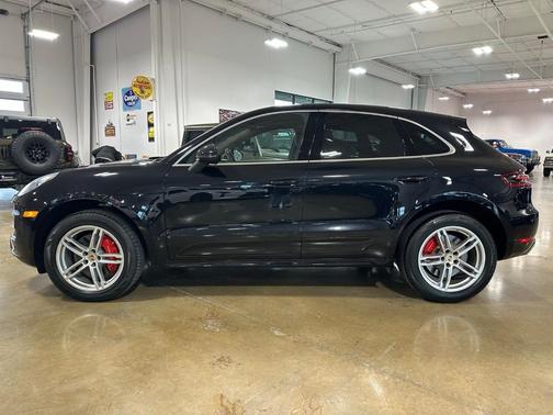 2016 Porsche Macan Turbo