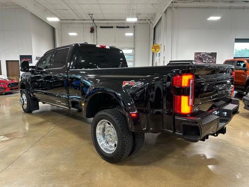 Black Metallic 2026 Ford F-450 Platinum