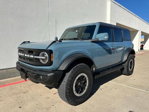 2023 Ford Bronco Outer Banks