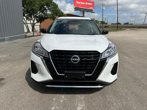 2024 Nissan Kicks S