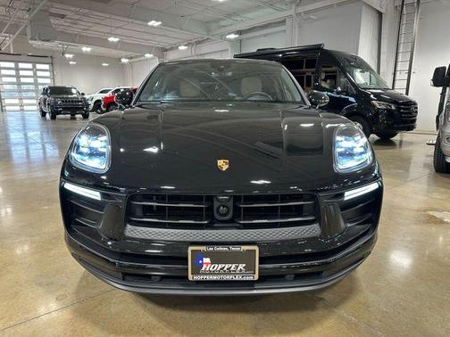 2025 Porsche Macan Base