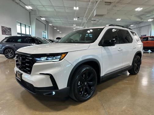 Platinum White Pearl 2025 Honda Pilot Black Edition
