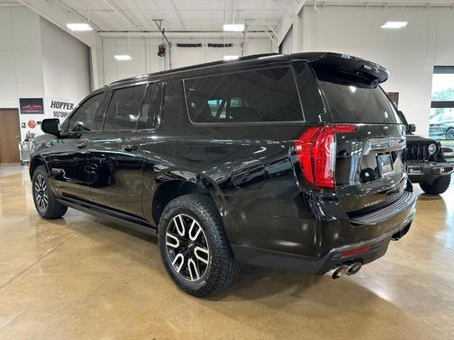 Onyx Black 2022 GMC Yukon XL AT4